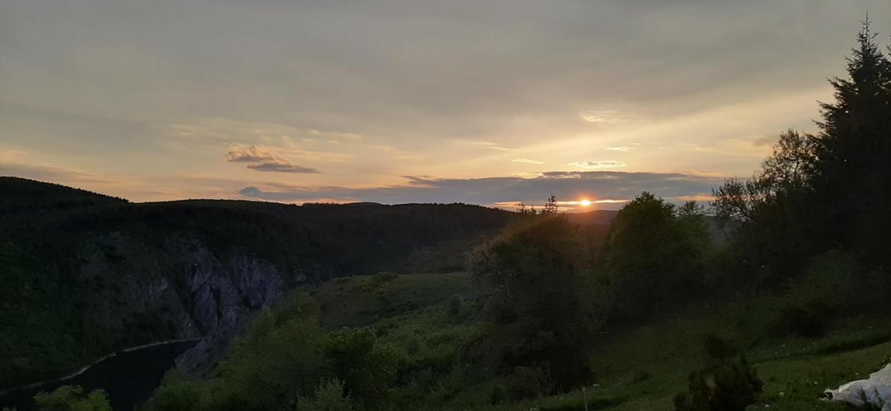 Biserna Dolina Uvac Sjenica Kültér fotó